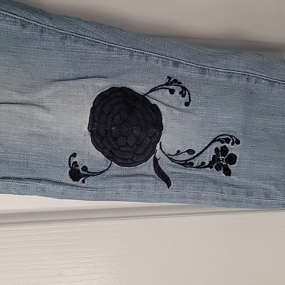 Pilcro and the Letterpress Blue Jeans Floral Embroidery  Hyphen 26 Anthropologie - Picture 3 of 7